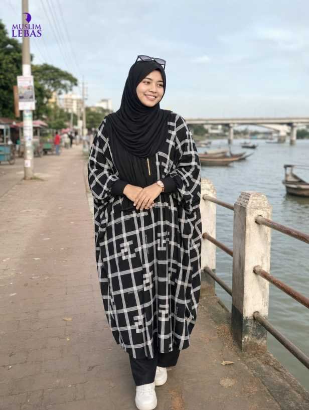 Muntaha Short Cape customer review