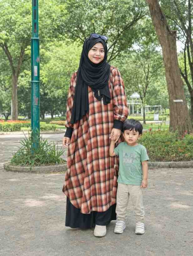 Muntaha Short Cape customer review